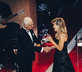 König Carl XVI. Gustav überreicht den Preis Anne-Sophie Mutter, Foto: Polar Music Prize - Annika Berglund