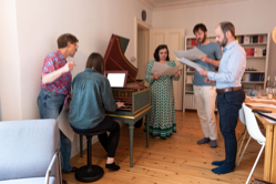 Proben zum Auftragswerk Tiefhoffnungsblau: Annette Schluenz, Elina Albach und Ælbgut. Foto: Stefan Gloede
