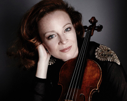 Carolin Widmann ist das Violinkonzert von Clara Iannotta gewidmet. Foto: Lennard Rühle