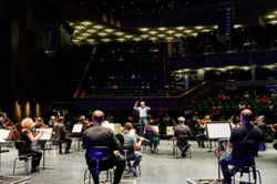 GMD Georg Fritzsch und die Badische Staatskapelle, Foto: Staatstheater Karlsruhe